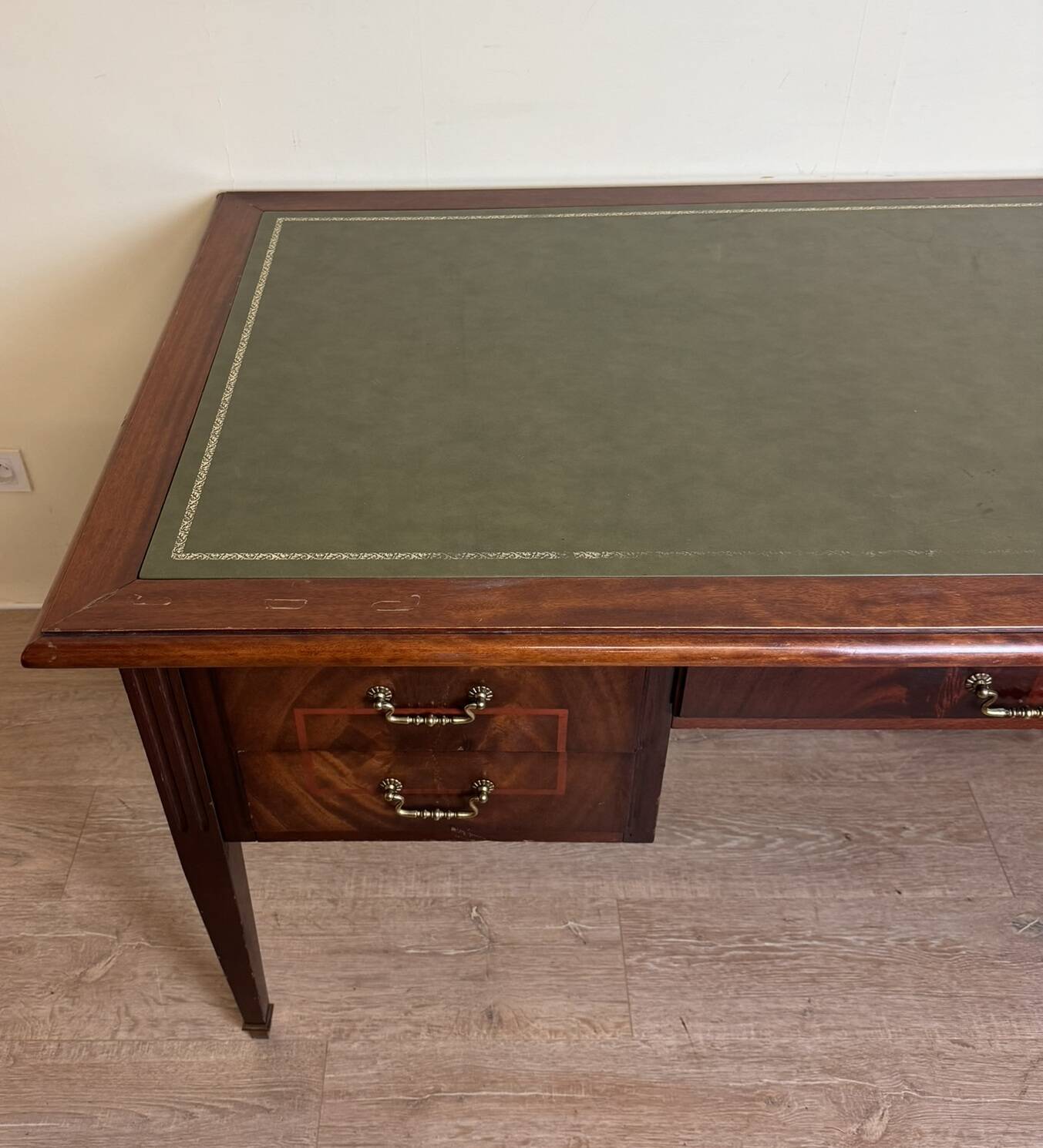 Very large Louis XVI style center minister desk in mahogany and fillets