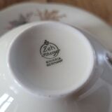 4 cups and saucers made of fine porcelain from Bavaria.