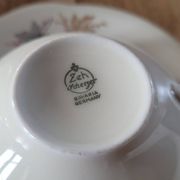 4 cups and saucers made of fine porcelain from Bavaria.