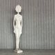 Sculpture en fibre de verre à taille réelle d'une femme, dans le style de Giacometti. France, années 1970.