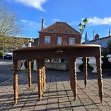 12-foot round oak table with 7 extensions / 20 people