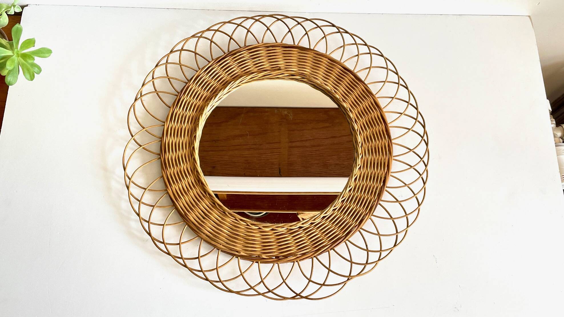 Miroir soleil en rotin vintage