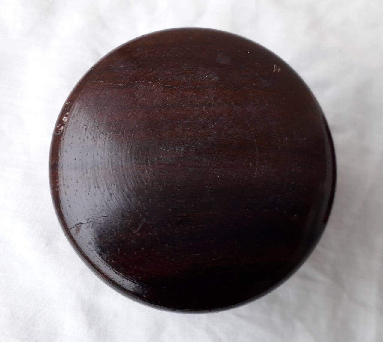 Cylindrical wooden box