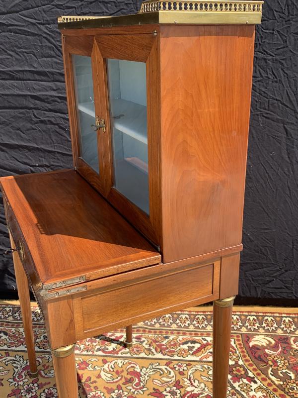 Bonheur du jour en acajou d’époque Louis XVI