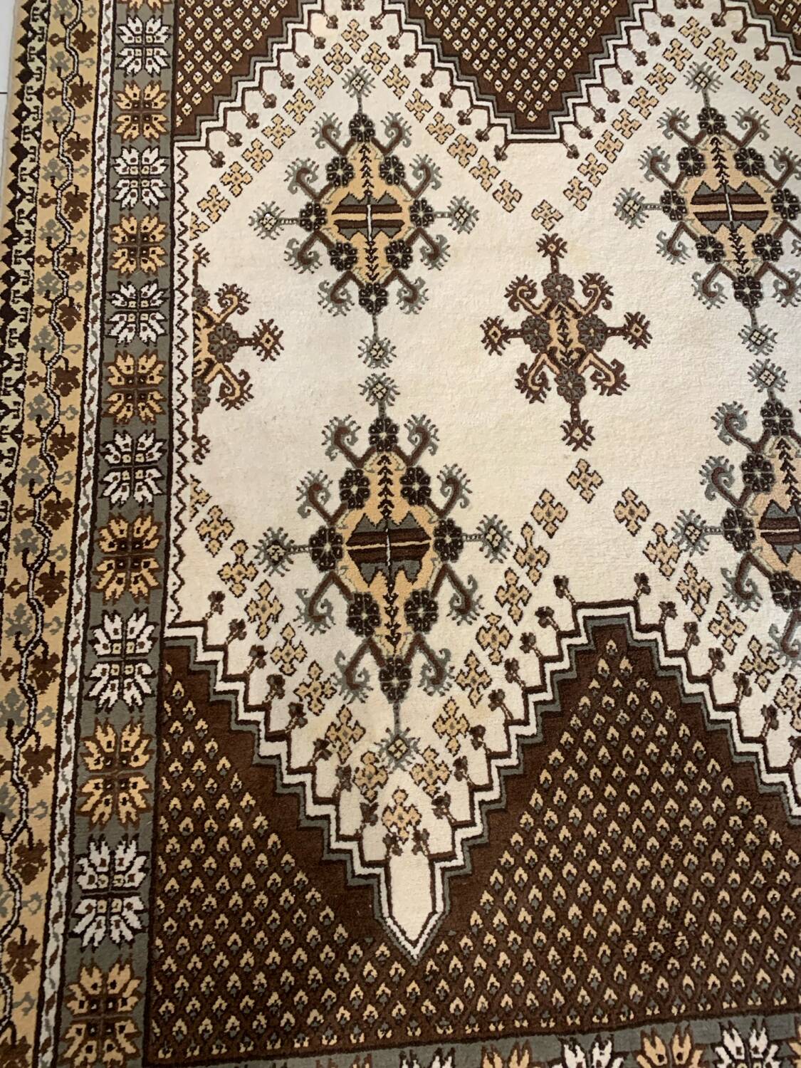 Vintage Persian oriental wool rug