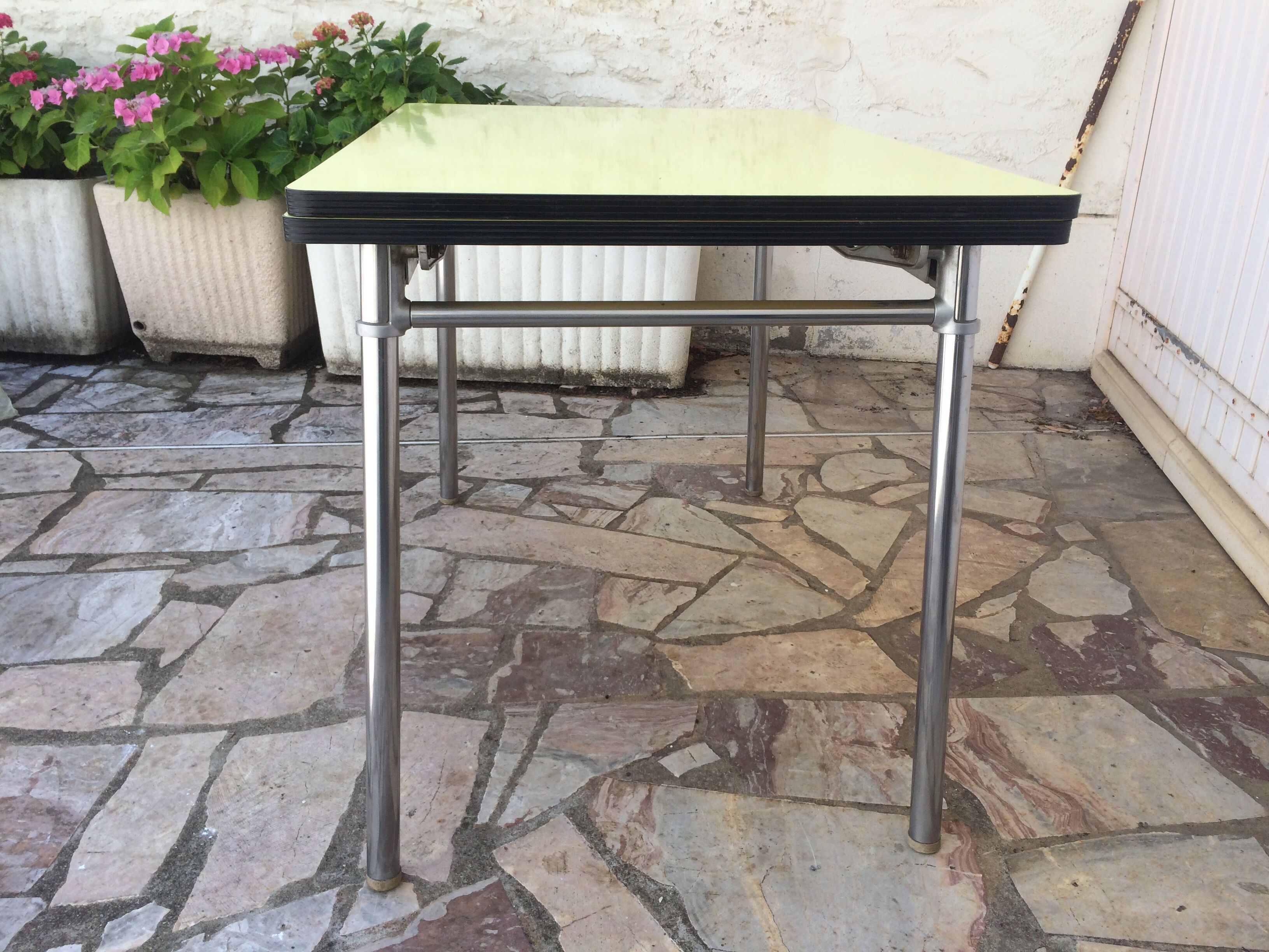 Plastilux yellow formica table with extensions 50s