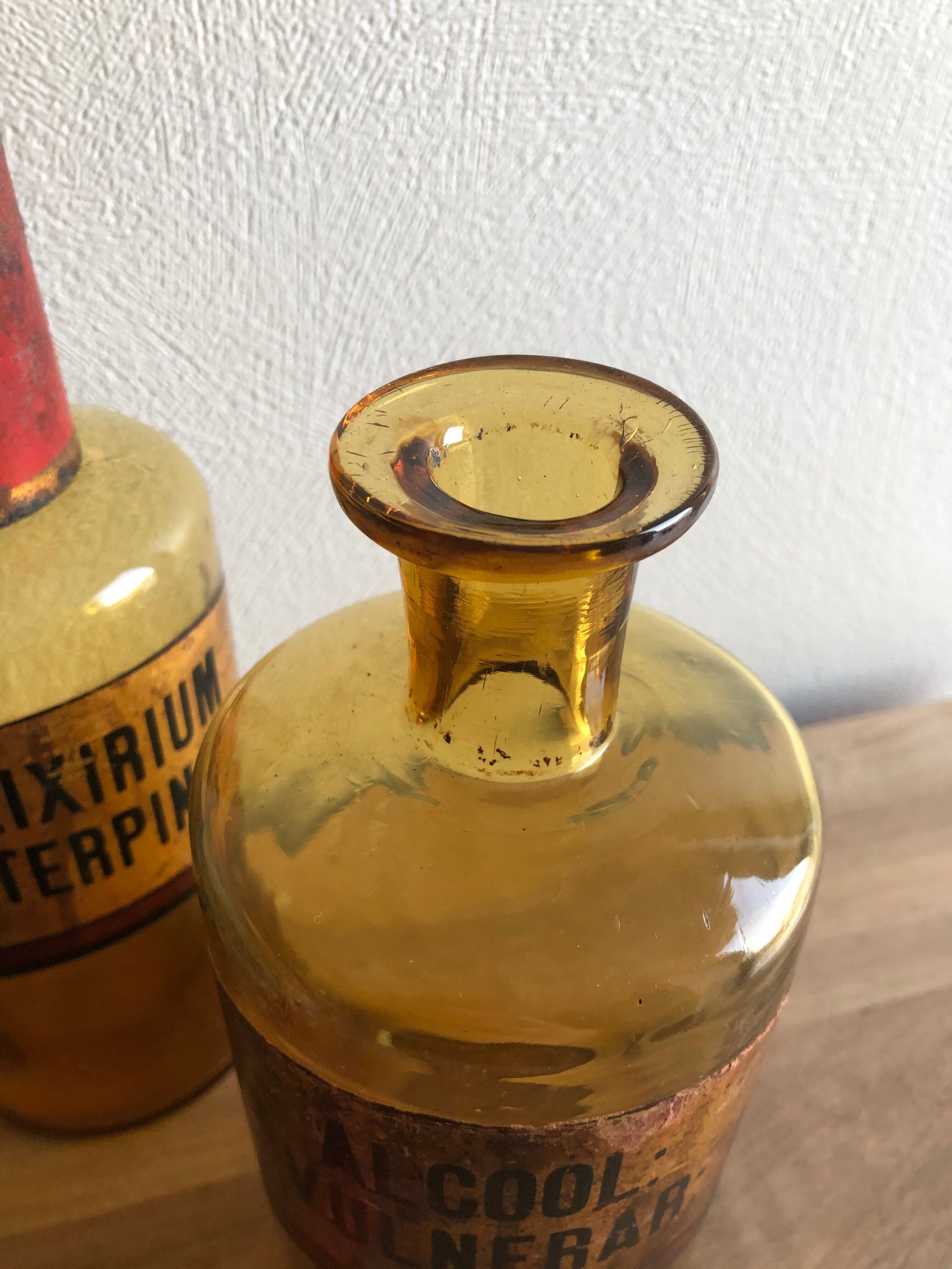 Old pharmacy bottle/jar "Alcohol Vulnerar" brown glass