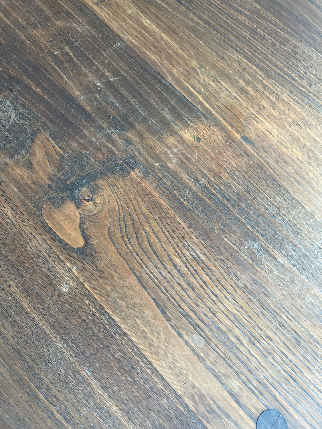 Table with its 4 brutalist chairs from the 1960s.