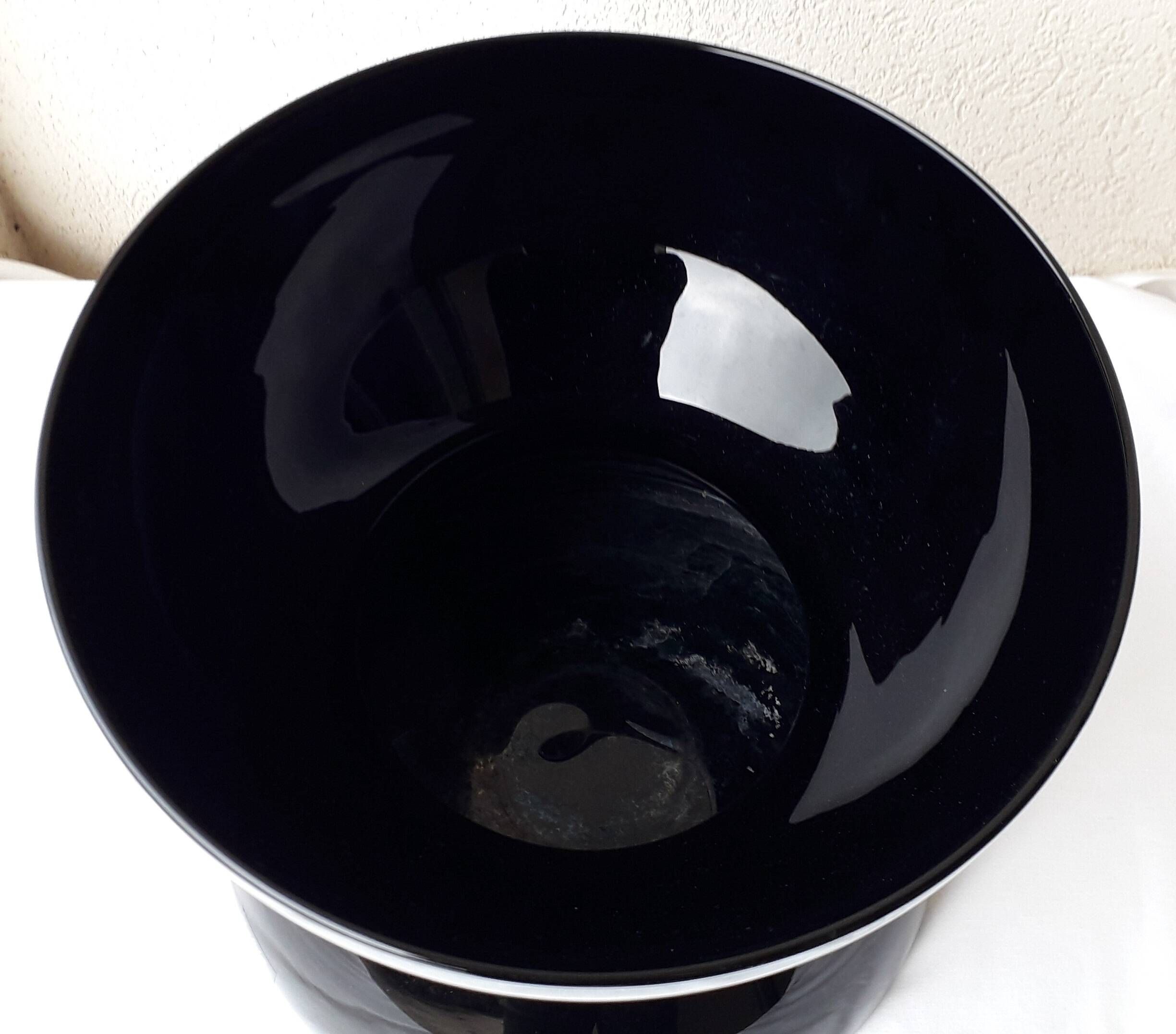 Black glass diabolo vase Nelsson