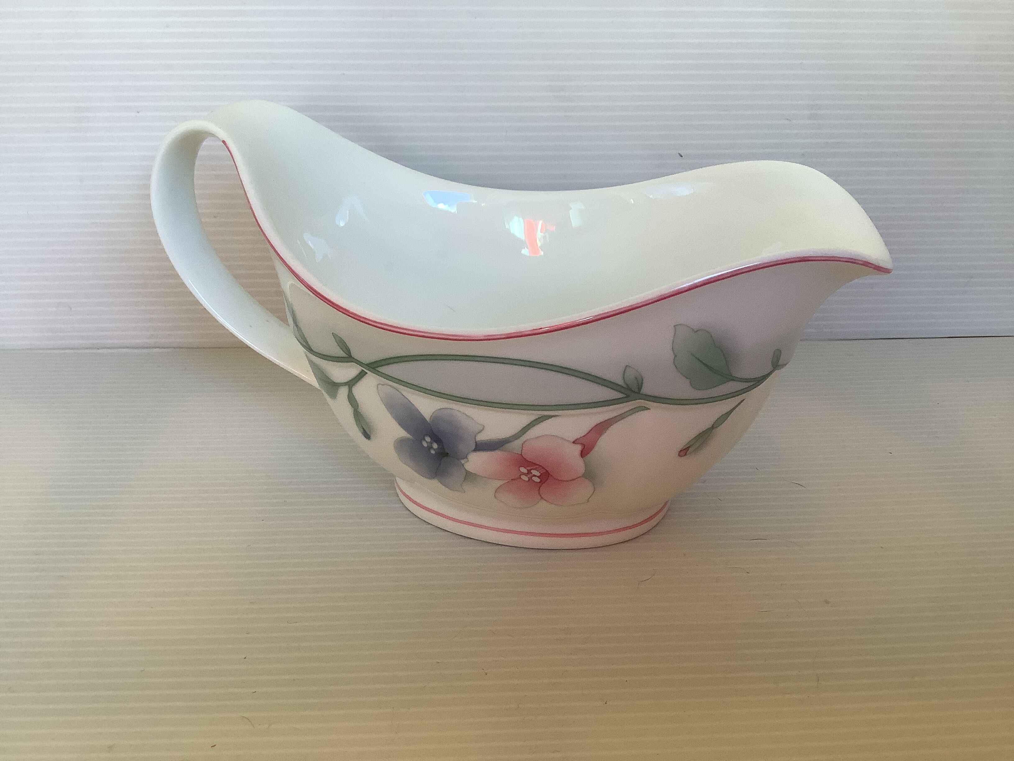 Gravy boat viola villeroy et boch