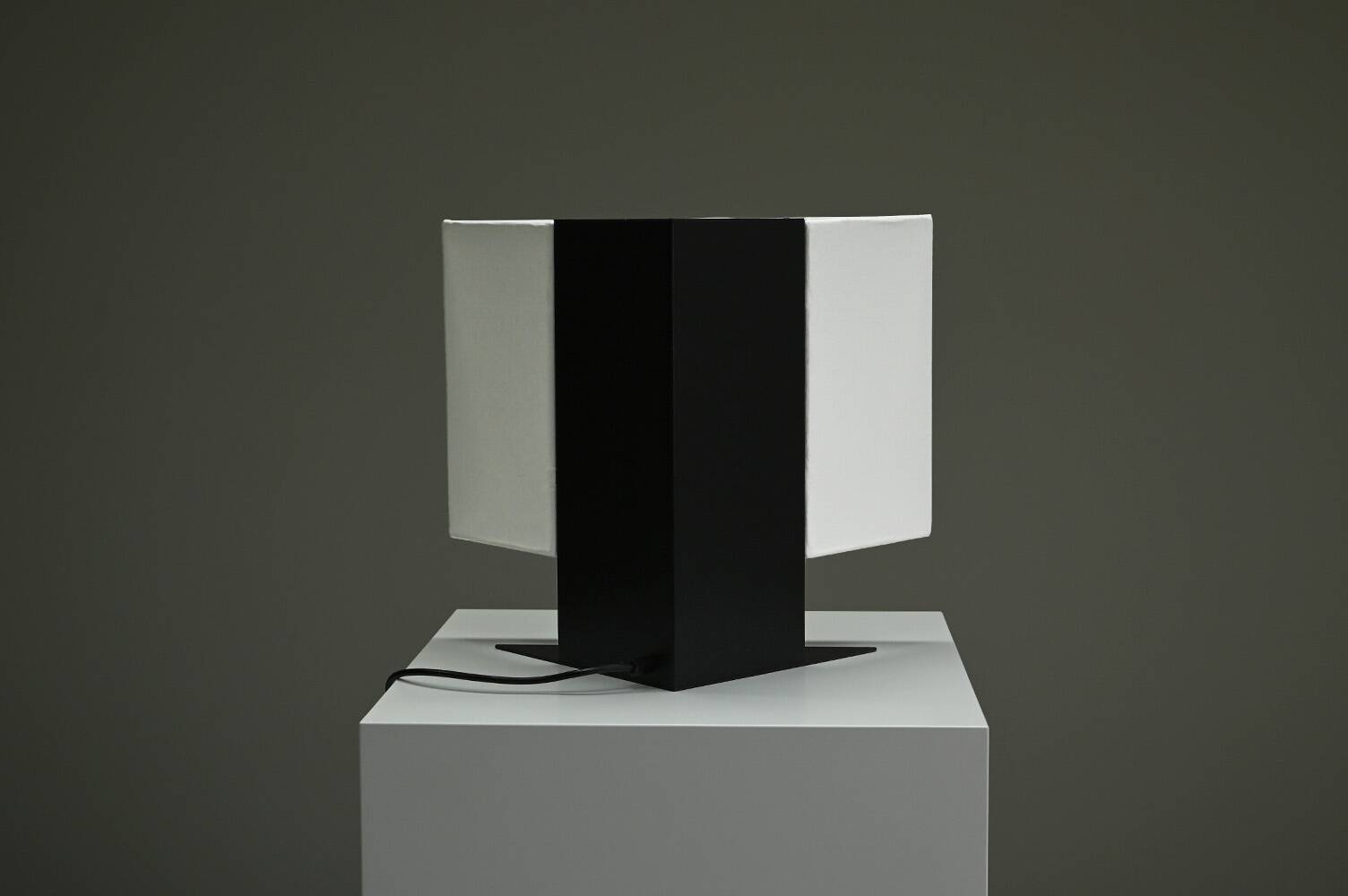 Accademia table lamp from Cini Boeri for Artemide, 1970s Italy.