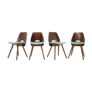 Ensemble de quatre chaises