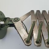 Workshop accordion applicator