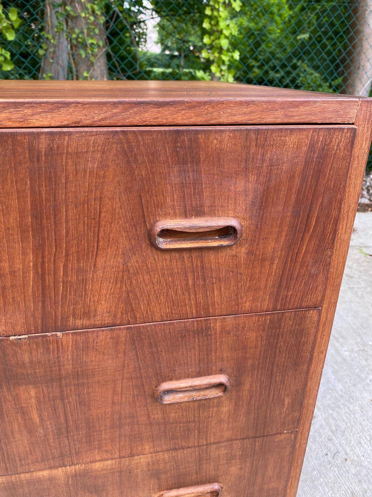 Commode scandinave vintage en teck