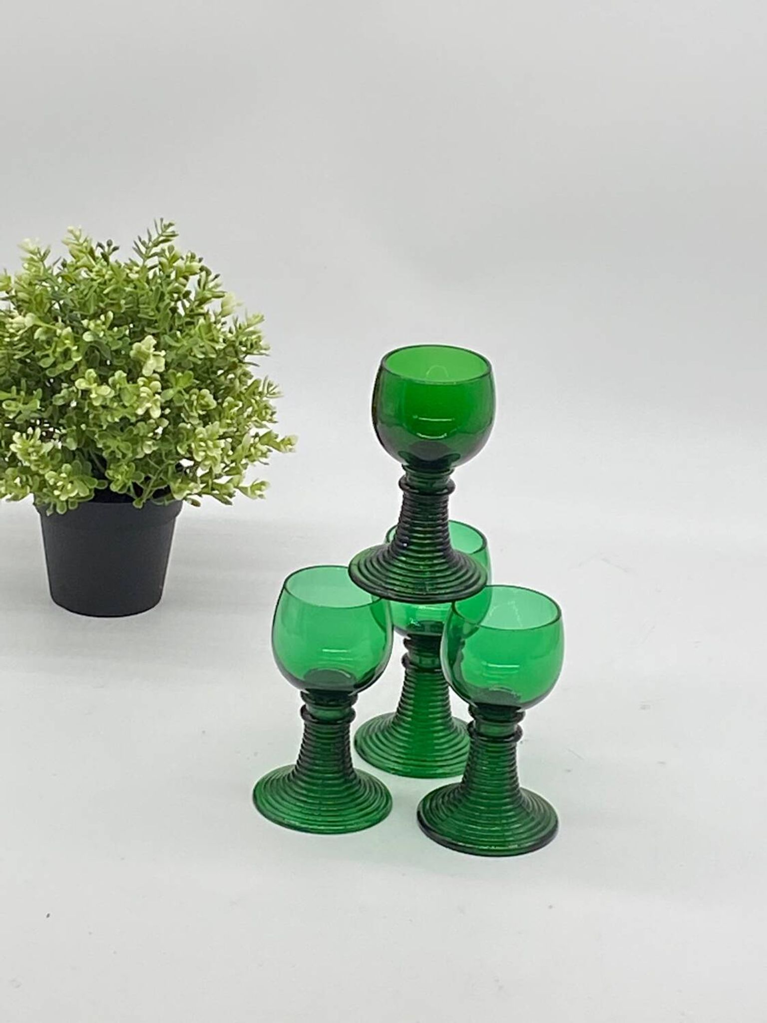 Set of 4 Roemer glasses / Rhine region, green, old, vintage