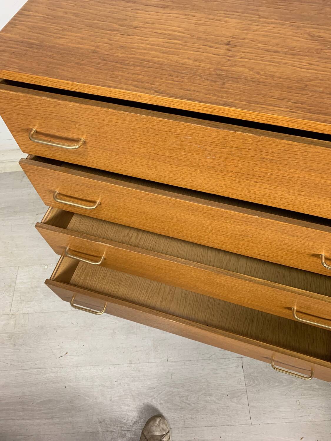 Commode vintage