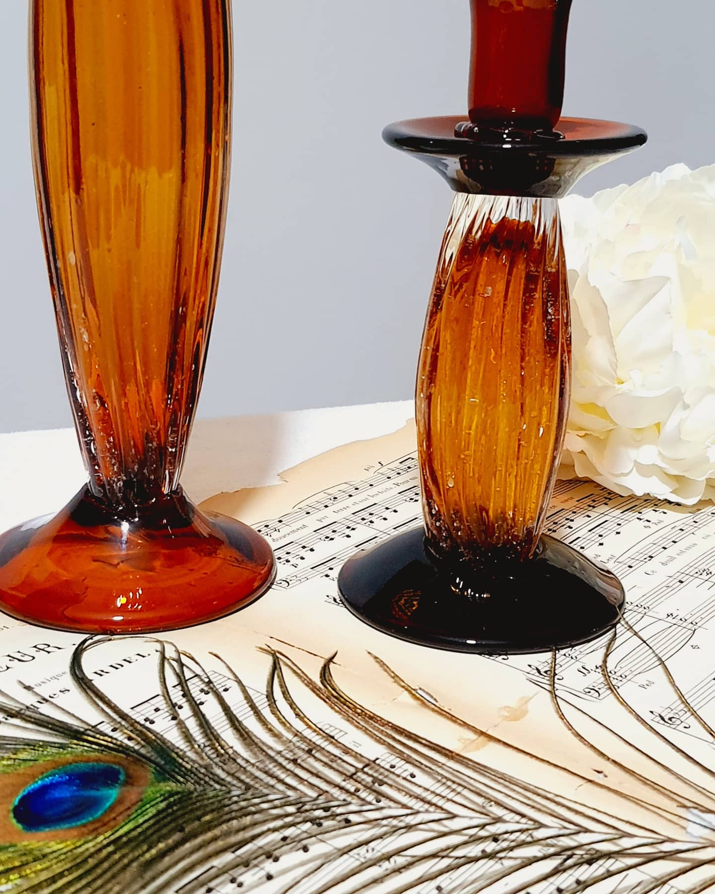 Lot of 2 amber glass candlesticks blown bubbled