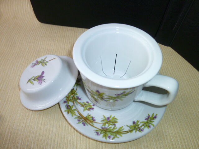 Pillivuyt porcelain cup for tea or herbal tea