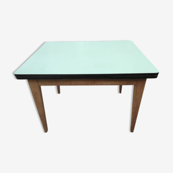 Table de cuisine en formica