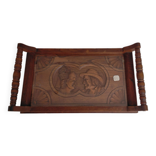 Plateau Breton en bois sculpté signé
