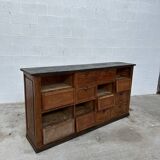 Grand miroir doré  ancien doté d’une moulure décorée et perlée  Parfait pou