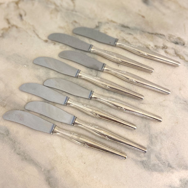 Series of 8 dessert knives, silver metal