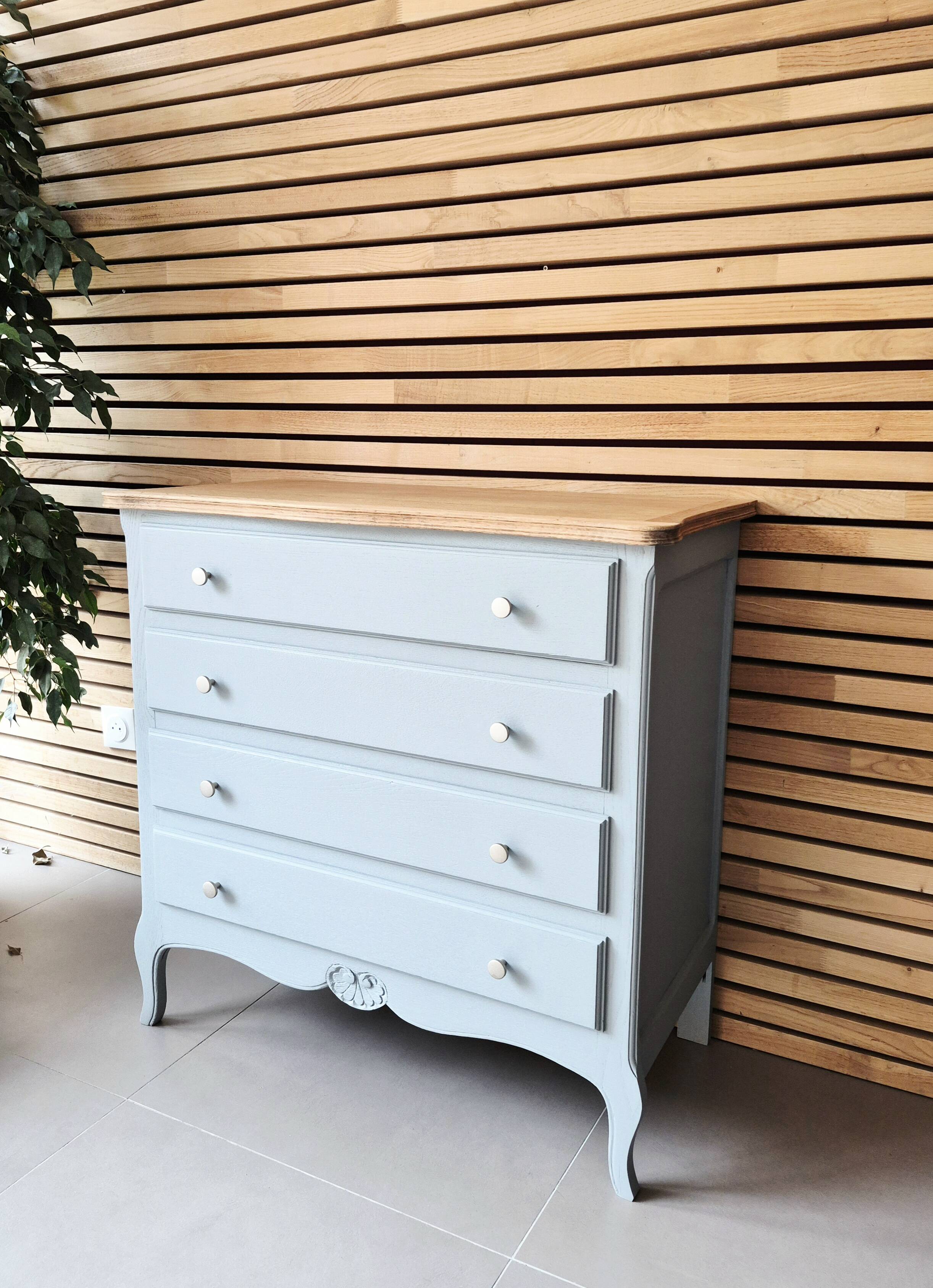 Vintage chest of drawers