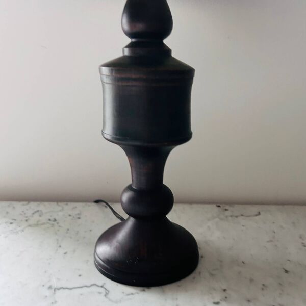 Lampe balustre bois foncé