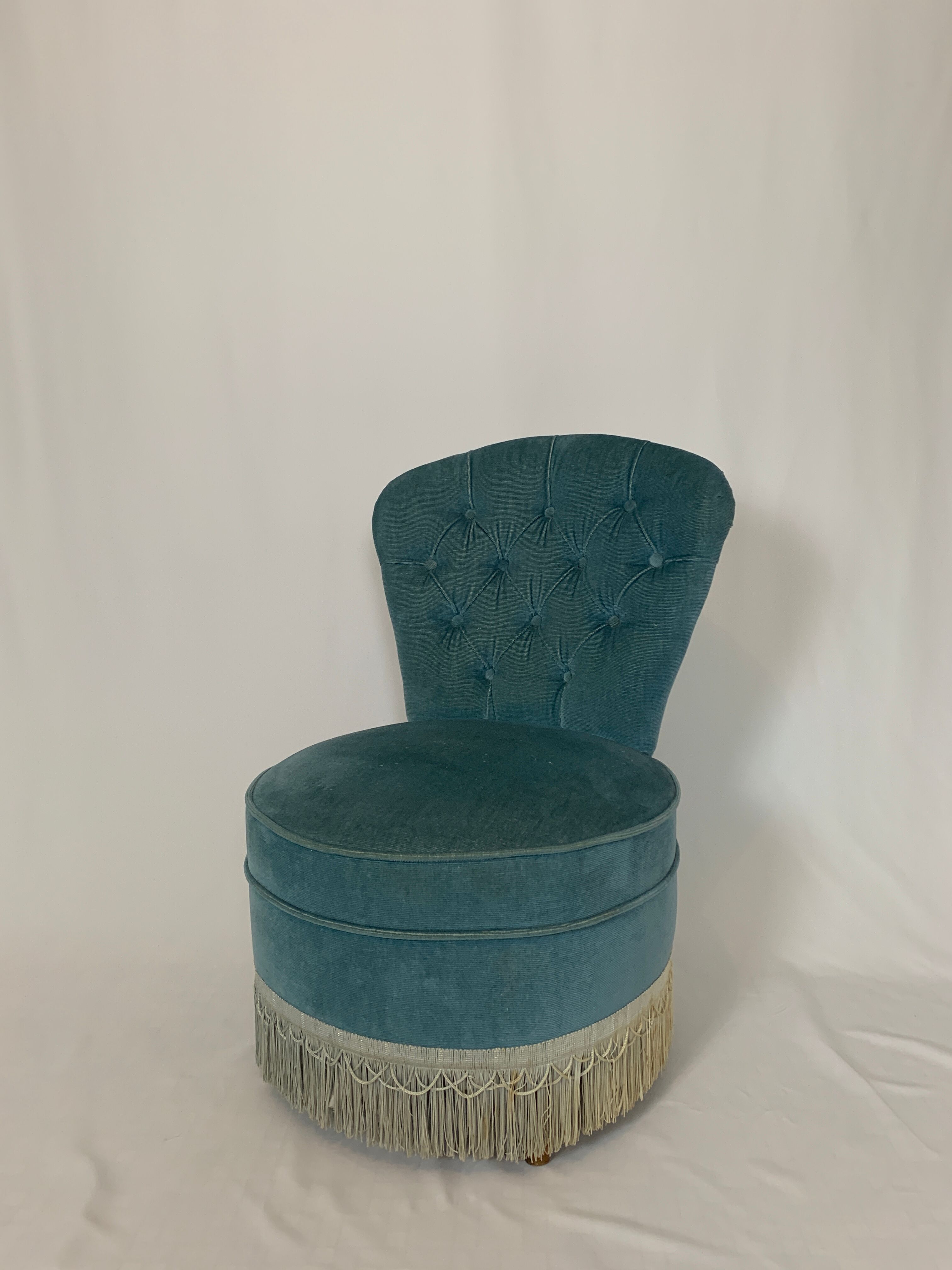 Blue velvet toad armchair