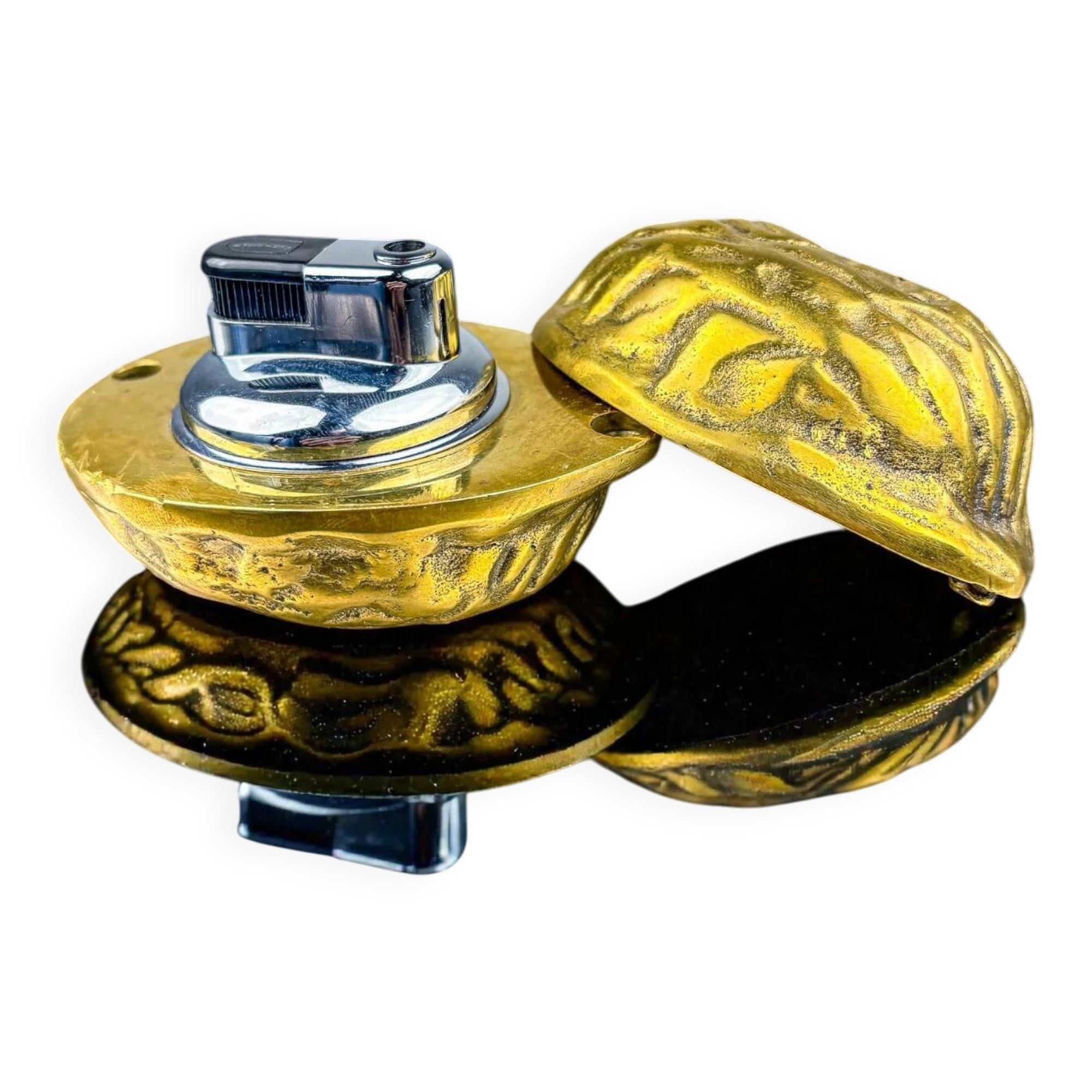 Walnut-shaped table lighter in bronze, Italy 1970s