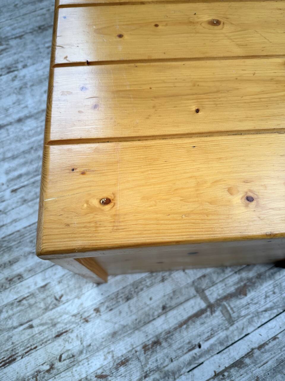 Chest or coffee table Perriand Les Arcs 1800
