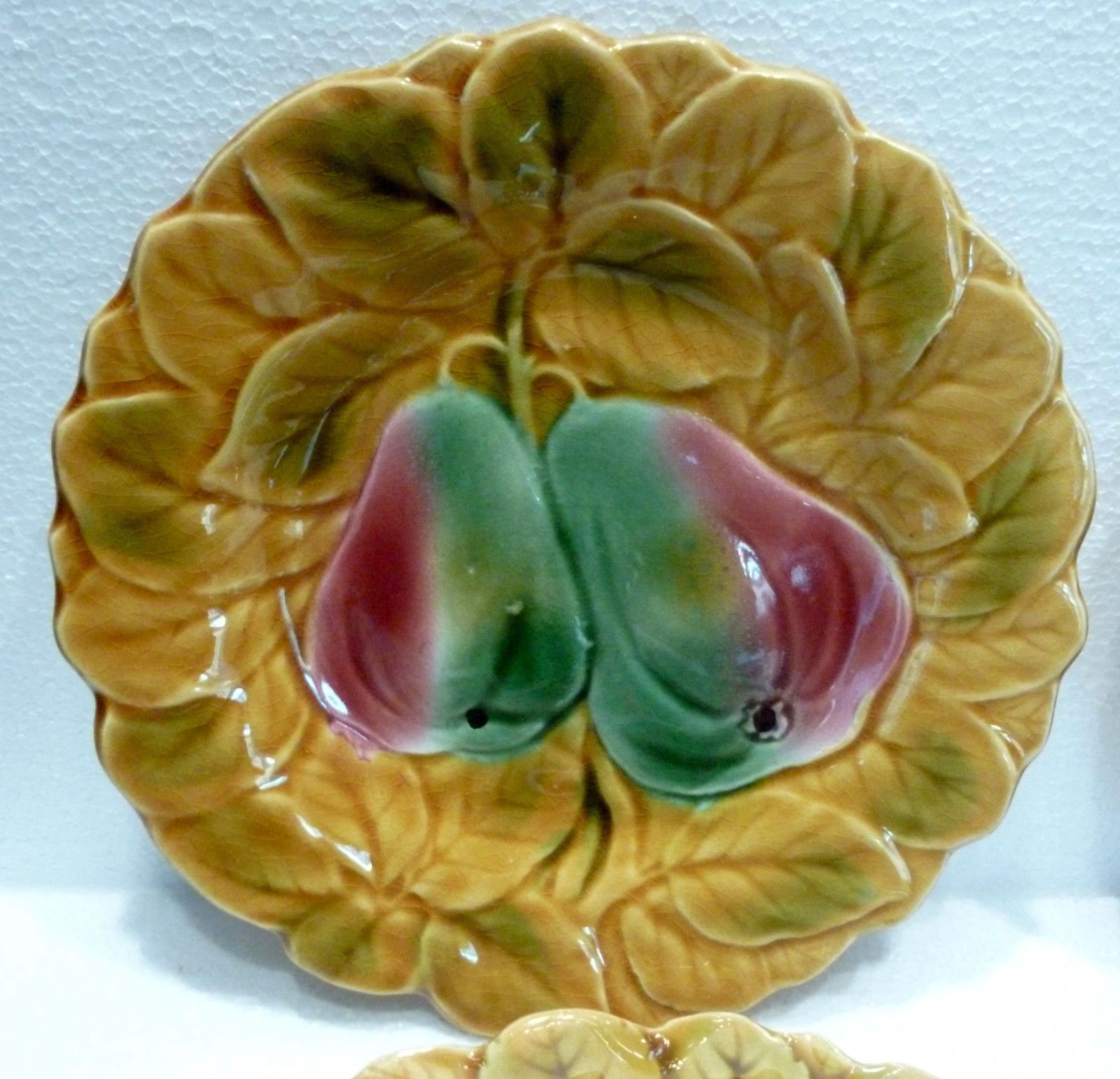 Lot of 5 plates in barbotine sarreguemines decor fruits