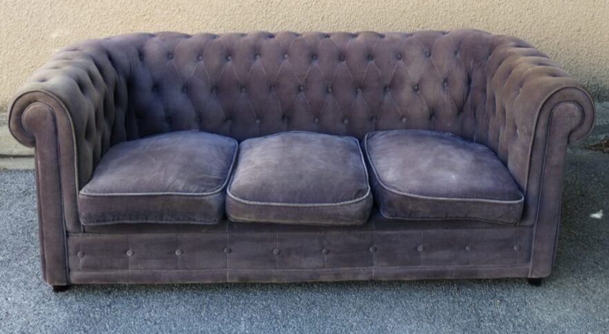 Purple velvety fabric sofa three-seater upholstered Chesterfield