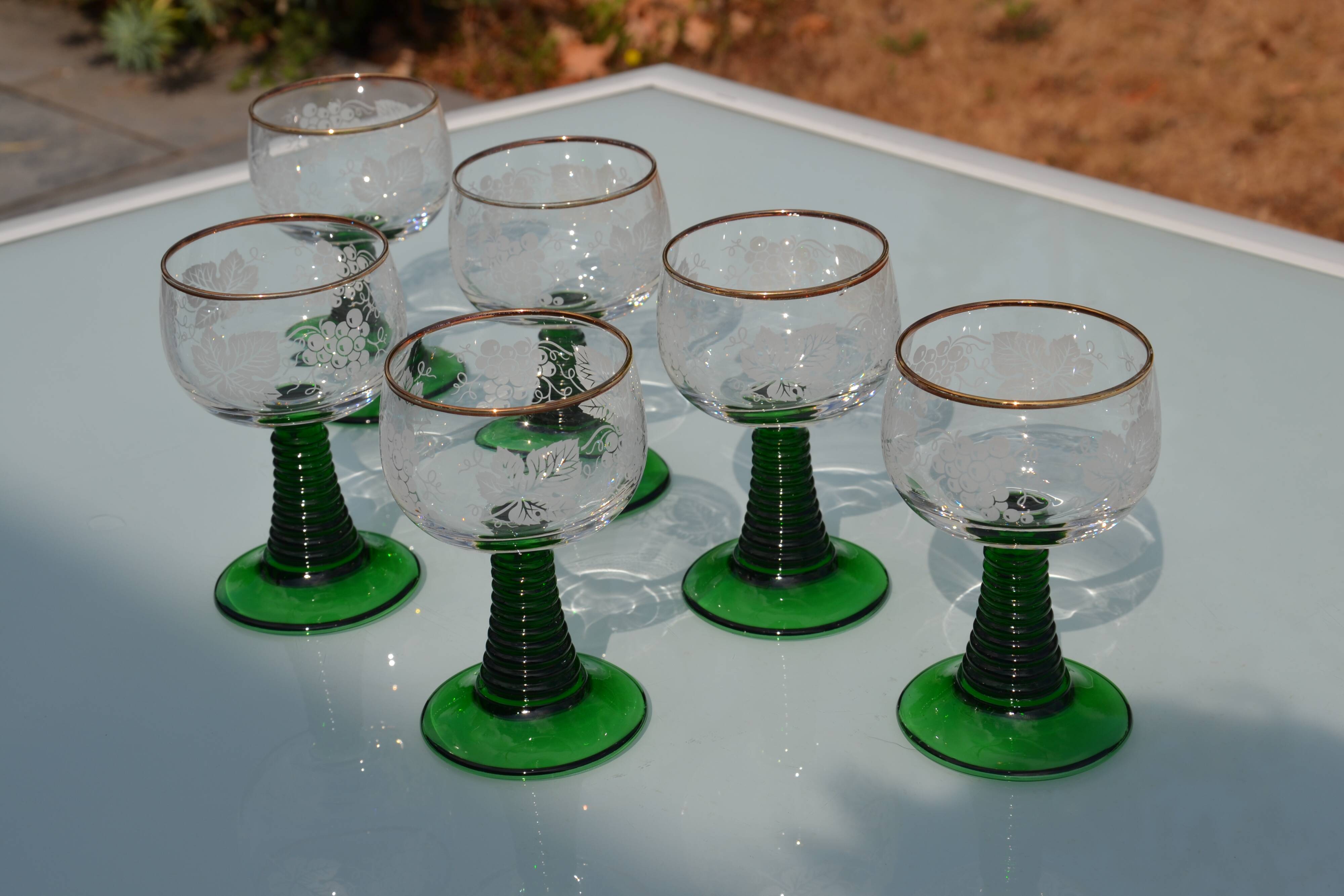 6 verres gravés Roemer sur pied torsadé