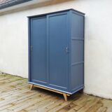 Compass foot cabinet