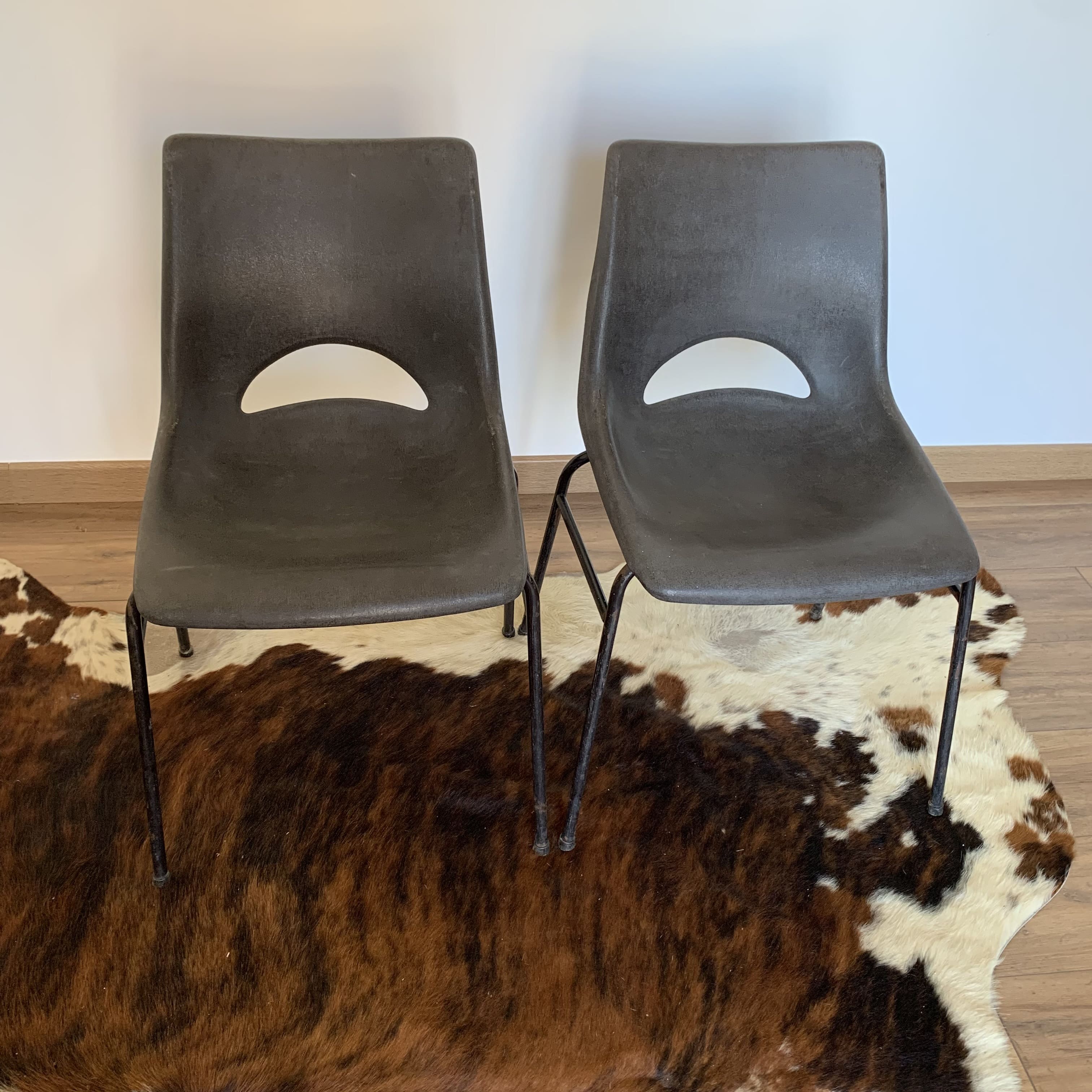 Lot de 4 chaises coque plastique marque Sitting