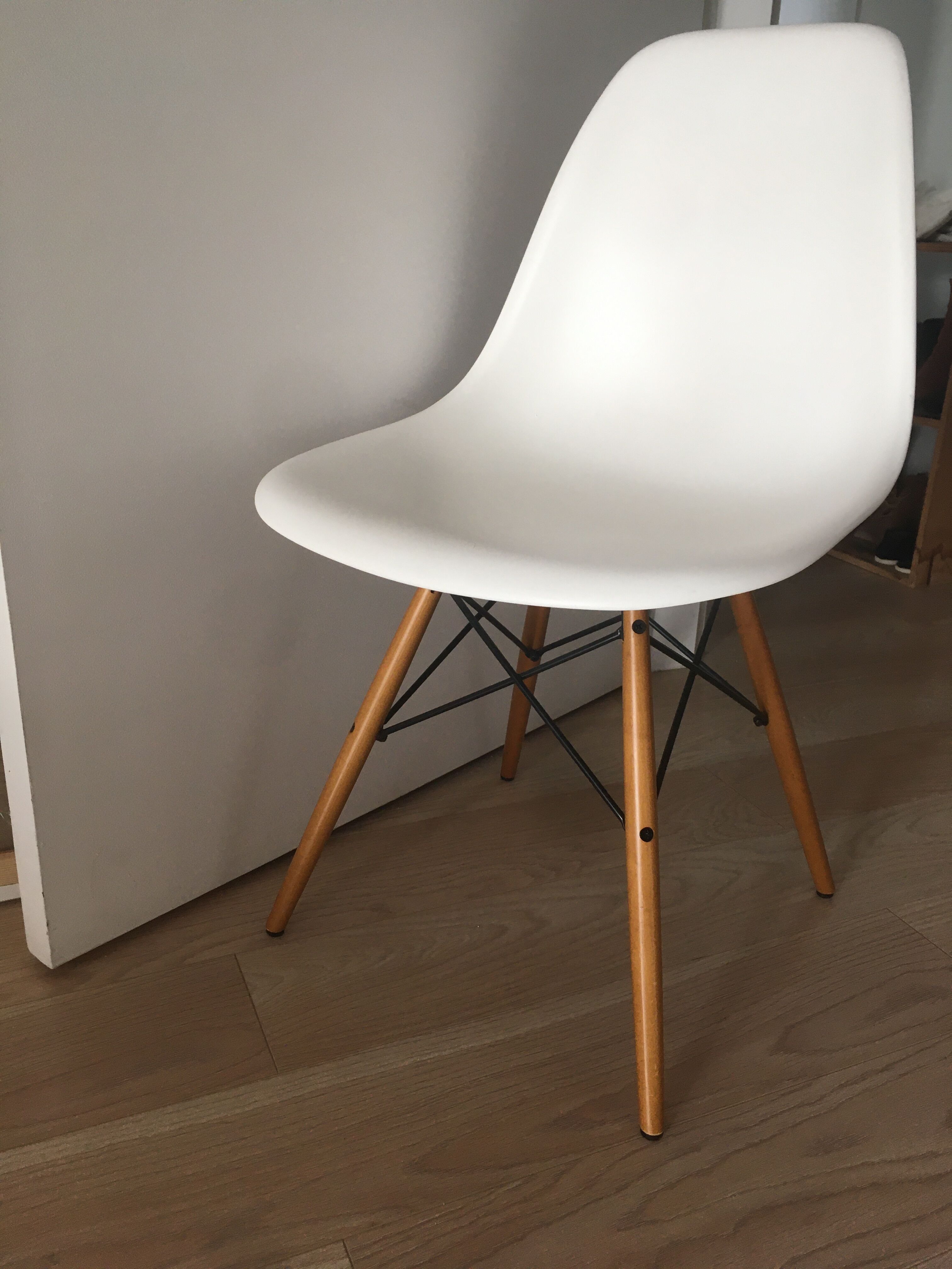 DSW chair by Charles & Ray Eames, Vitra edition