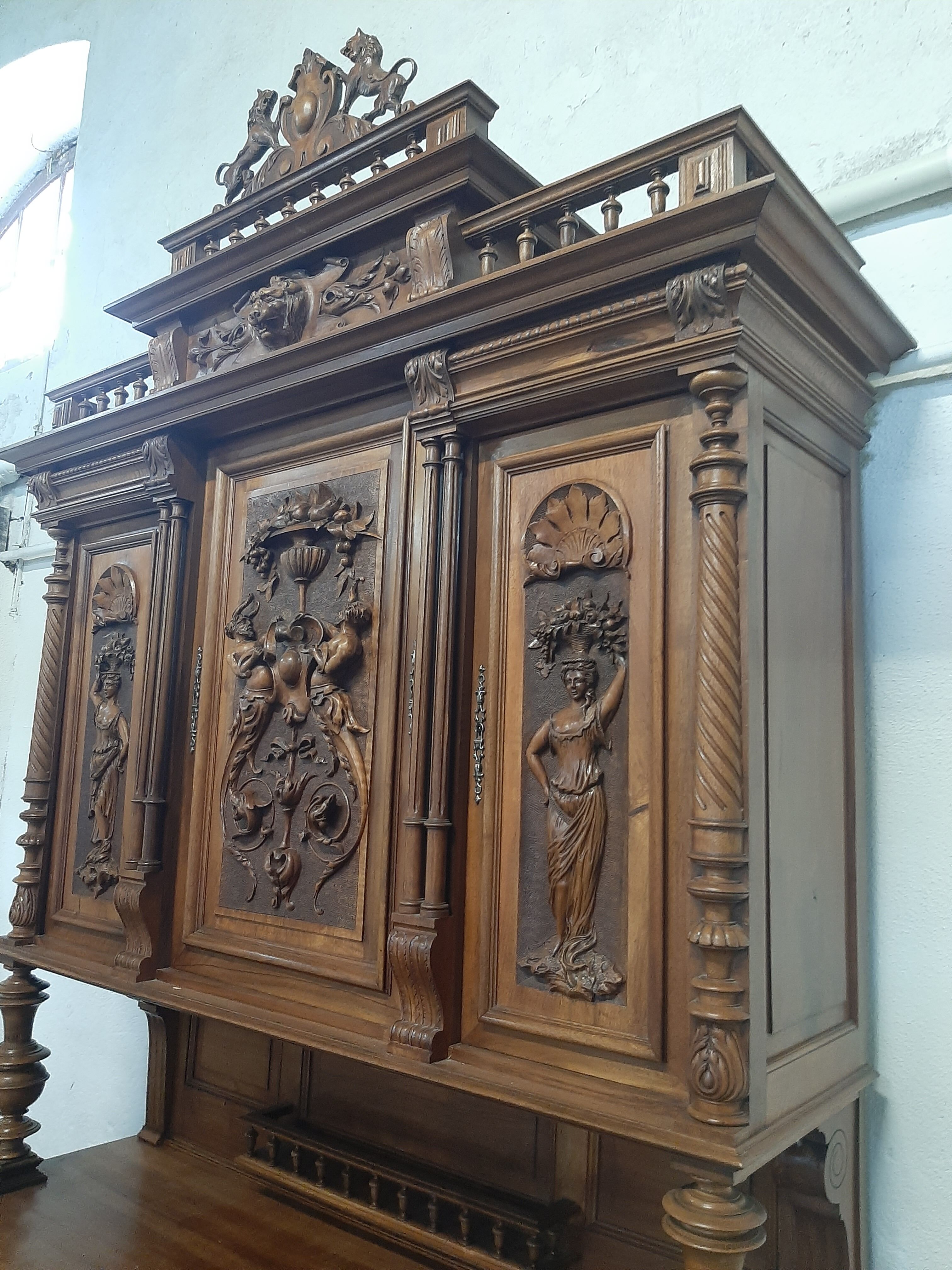 Rare Henry 2 furniture