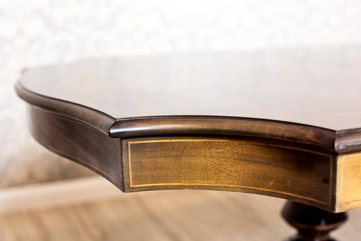 English Extendable Dining Table in Mahogany, 1920