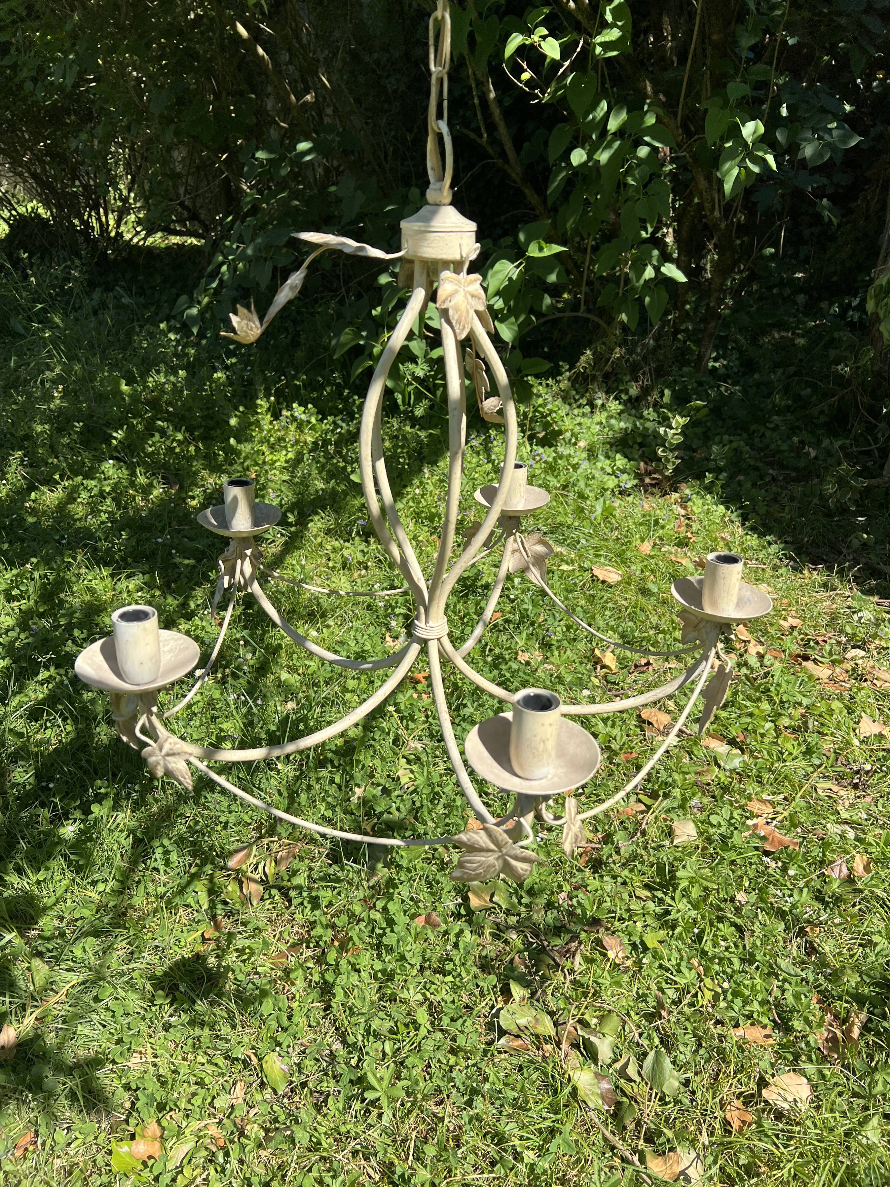 Country-style patinated metal chandelier – 5 arms – decorative foliage