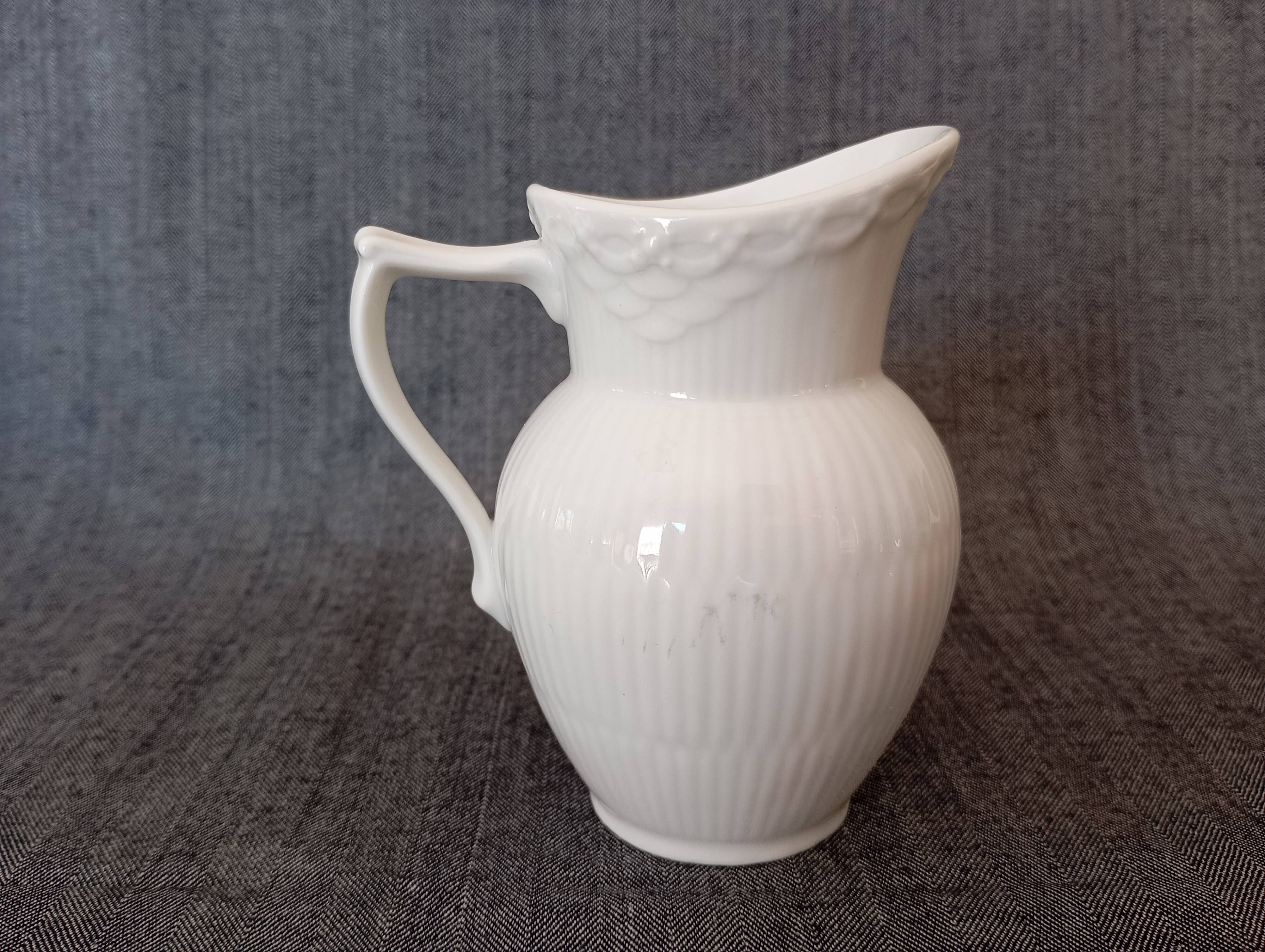Covered sugar bowl and cream jug Royal Copenhagen 'White Fluted Half Lace'