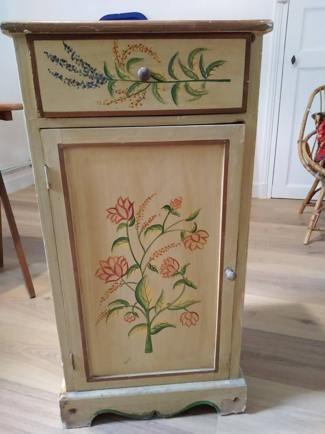 Small cabinet with door and drawer