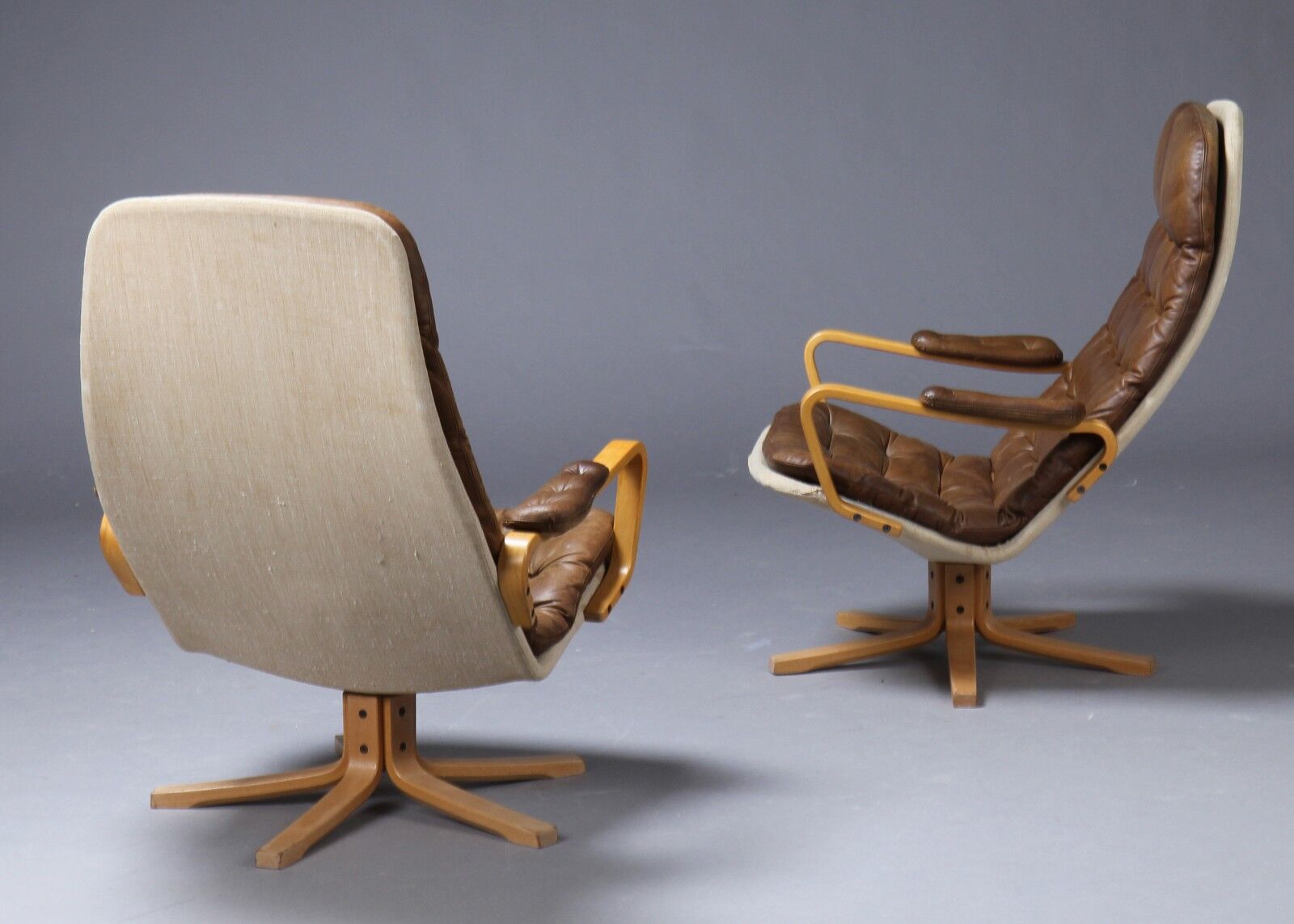 Sam Larsson for DUX. And by lænestole, model Mona