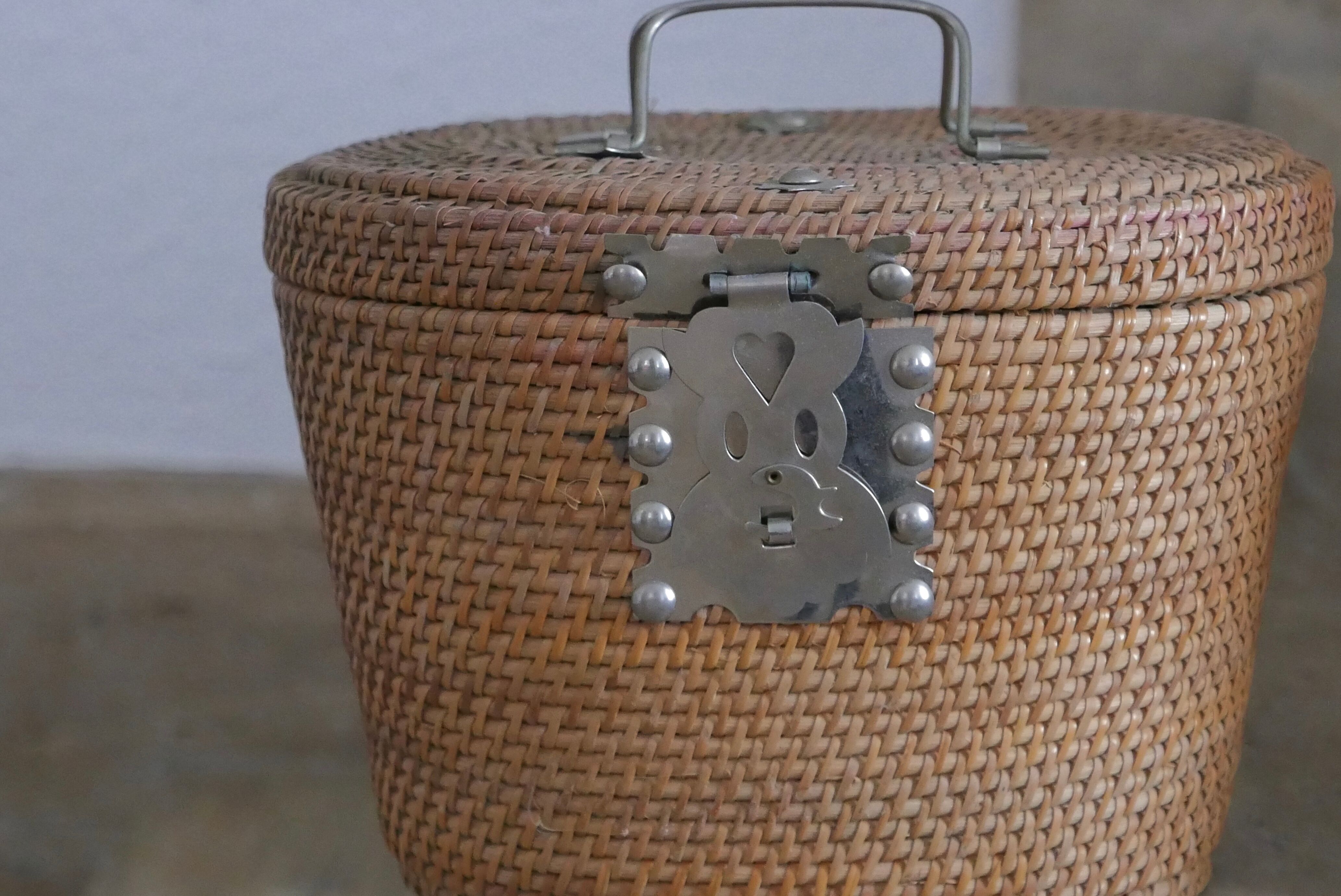 Vanity wicker box, 60s