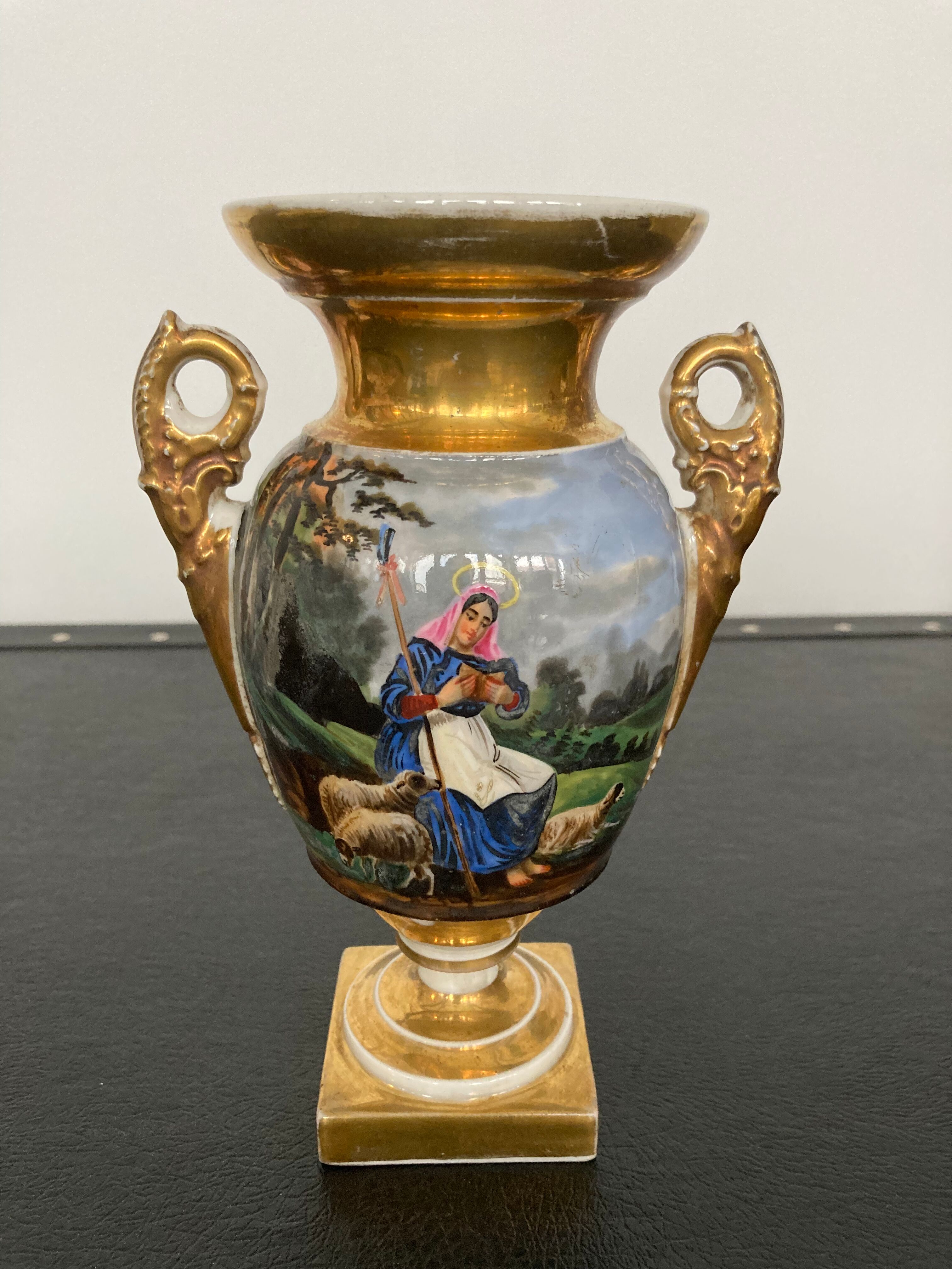 Porcelain vase XIX on pedestal Saint Jeanne