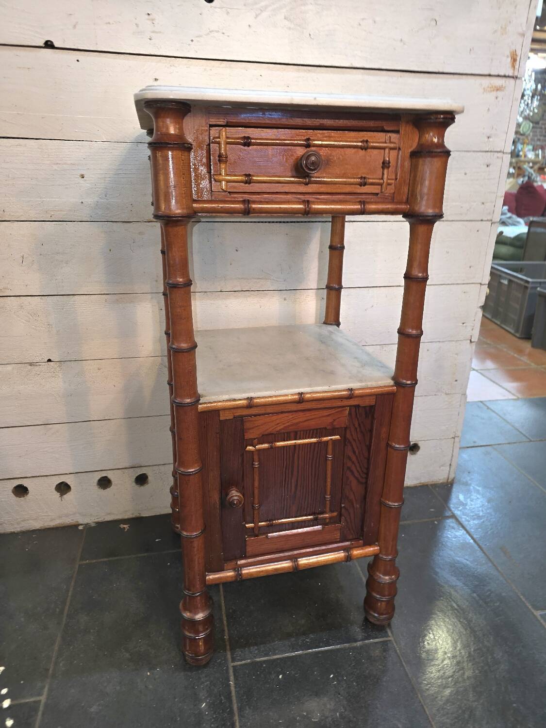 Table de chevet bois bambou du XIXème