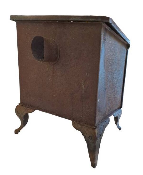 Poêle à bois ancien en fonte émaillée art deco marque phebus coloris aubergine