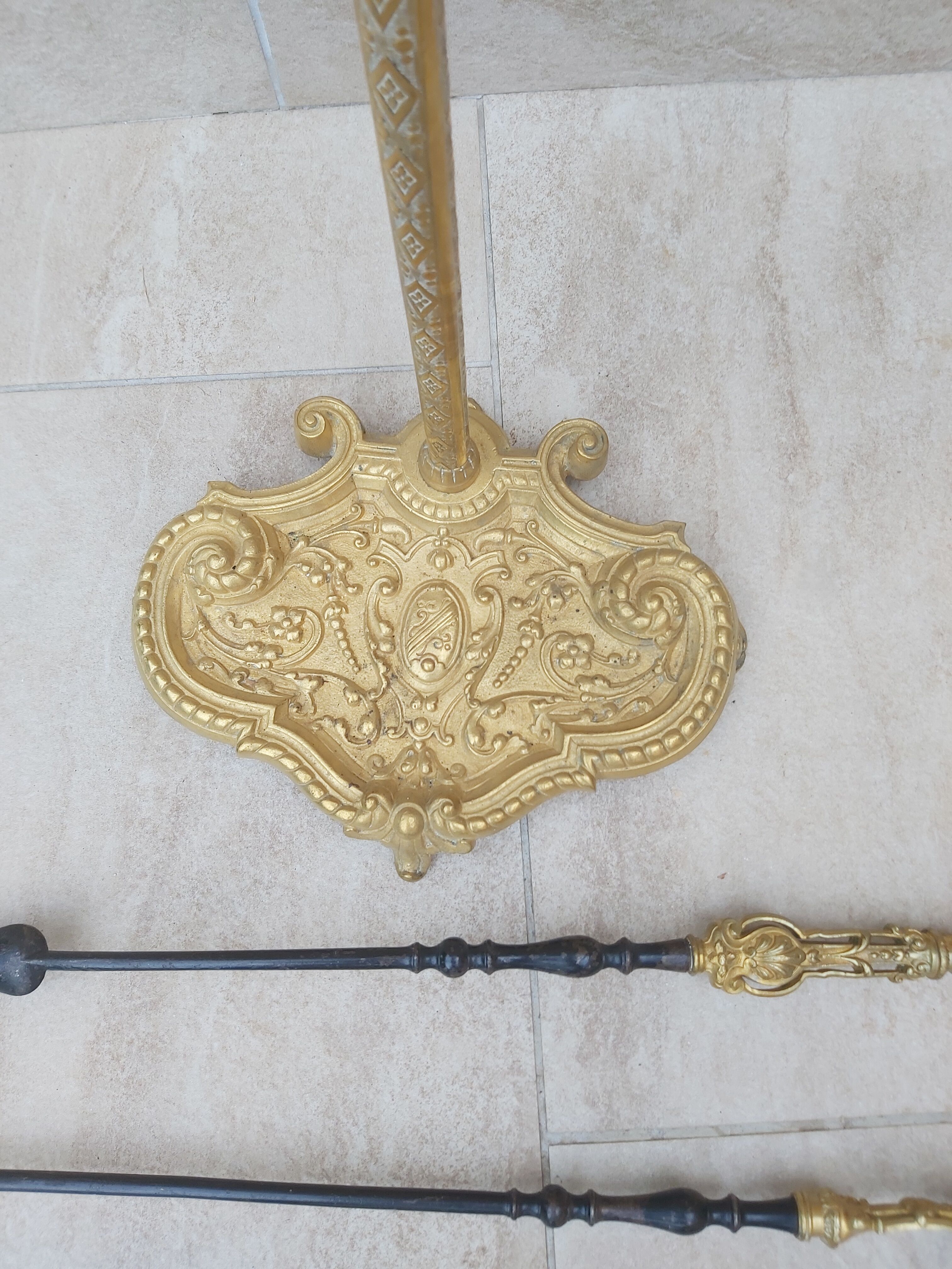 Bronze and iron fireplace kit