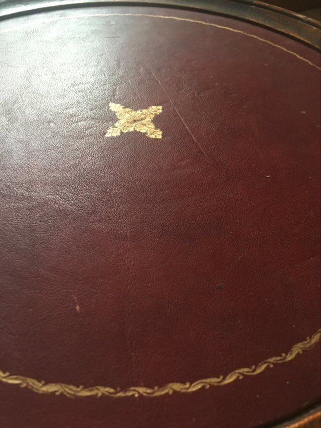 Sellette, English-style pedestal