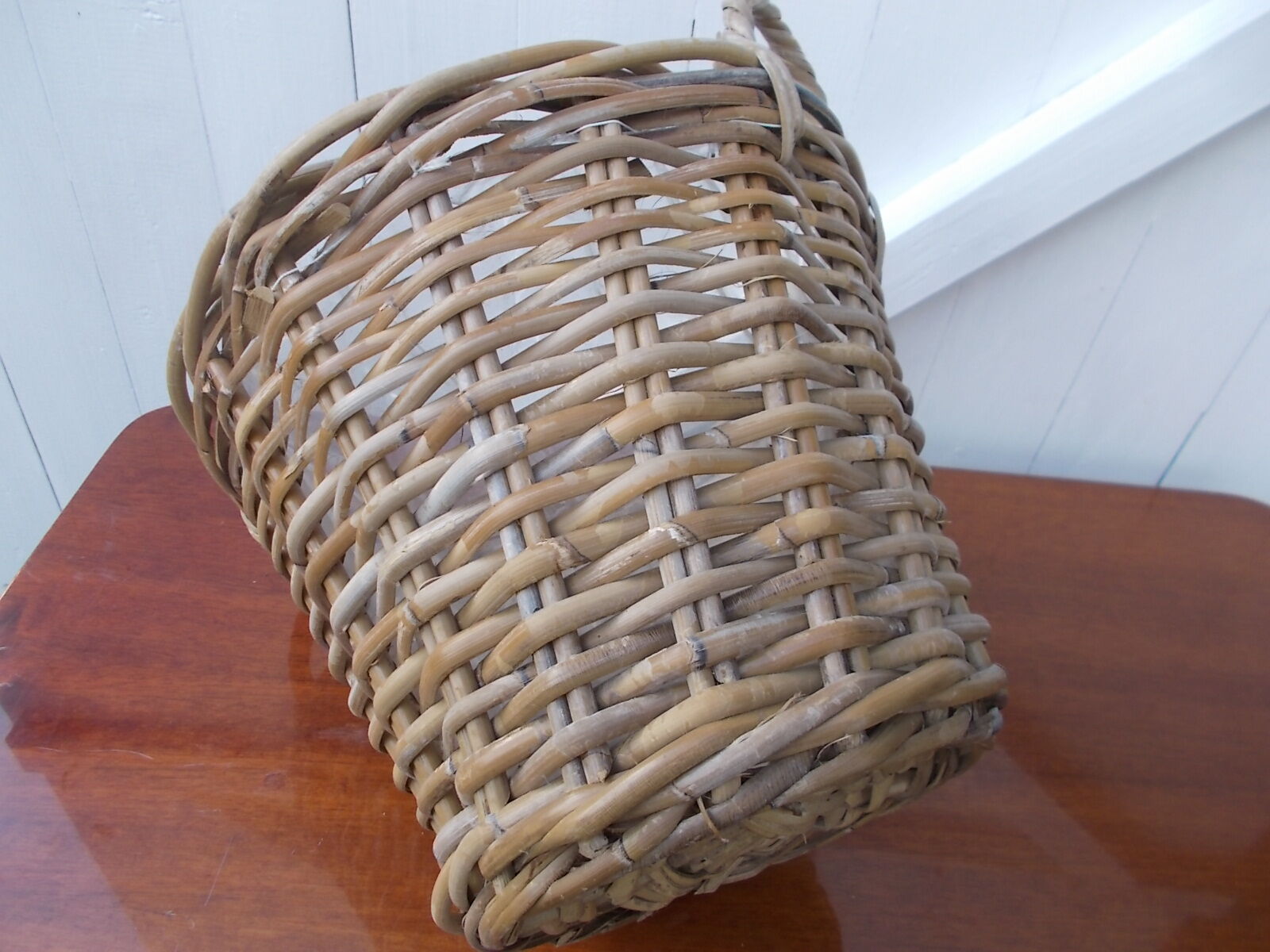 Willow cache pot with handles